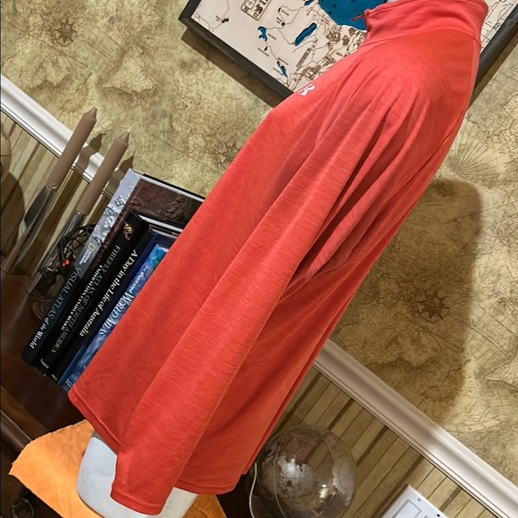 Under Armour Long Sleeve 1/4 zip Pullover. XXL - Picture 3 of 8